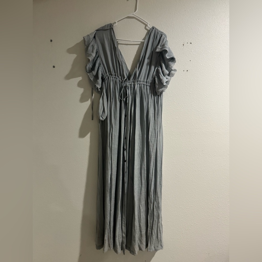 Chic Gray Maxi Dress with Ruffled Sleeves